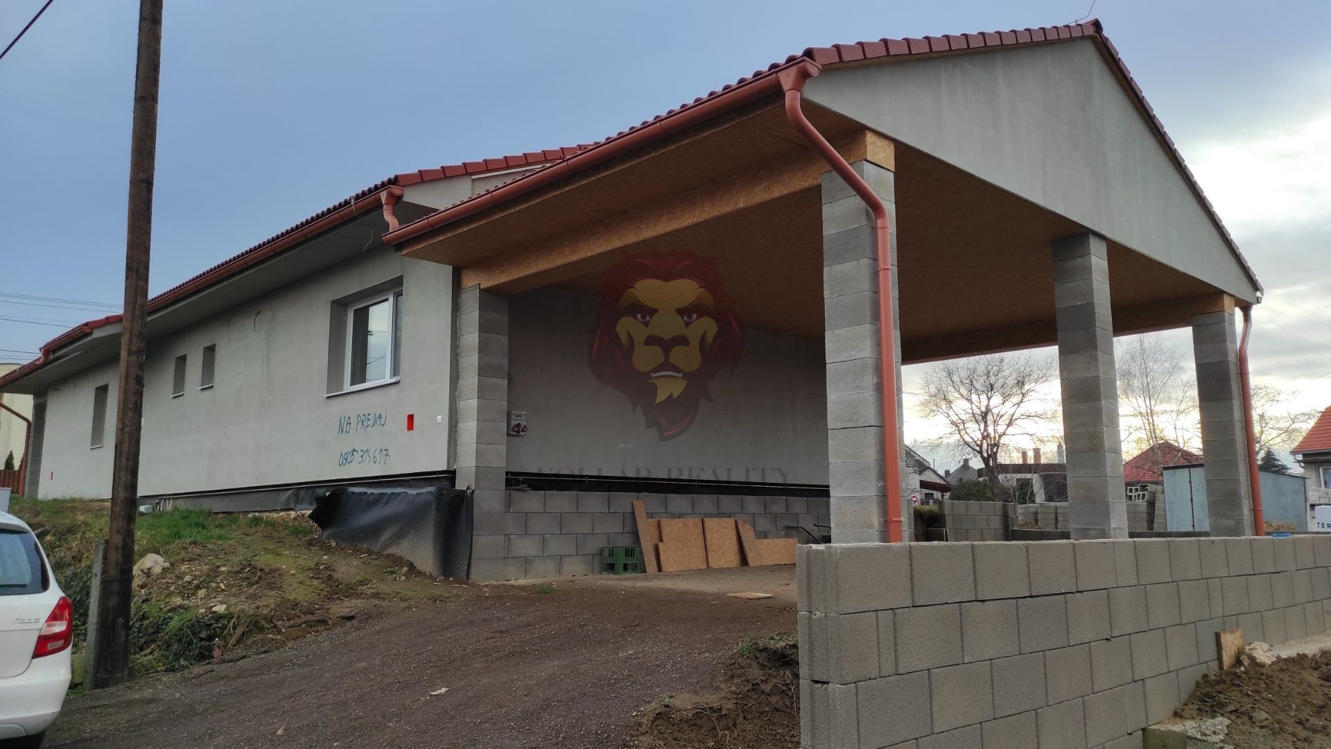 NA PREDAJ RODINNÝ DOM - NOVOSTAVBA - BYSTRIČANY 4-IZBOVÝ , 488m2 POZEMOK