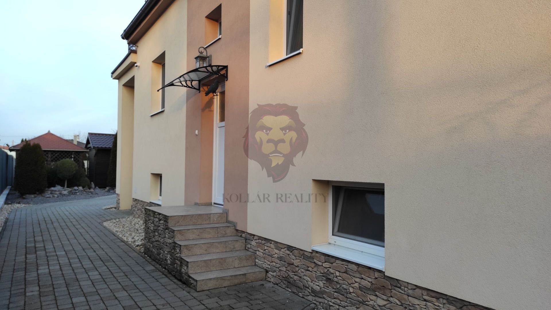 !!Znižená cena!! NA PREDAJ VELKÉ BIELICE - RODINNÝ DOM - 6,5 IZBOVÝ