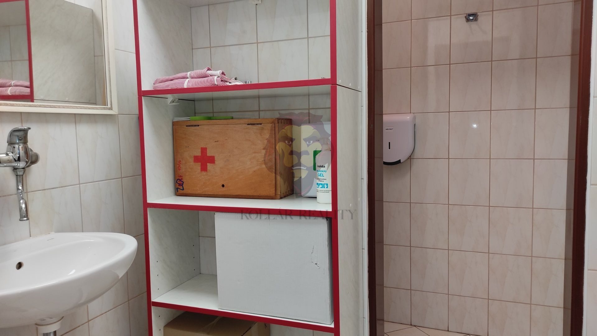 NA PREDAJ PRIEVIDZA , I.BUKOVČANA Mäsiarstvo 79m2