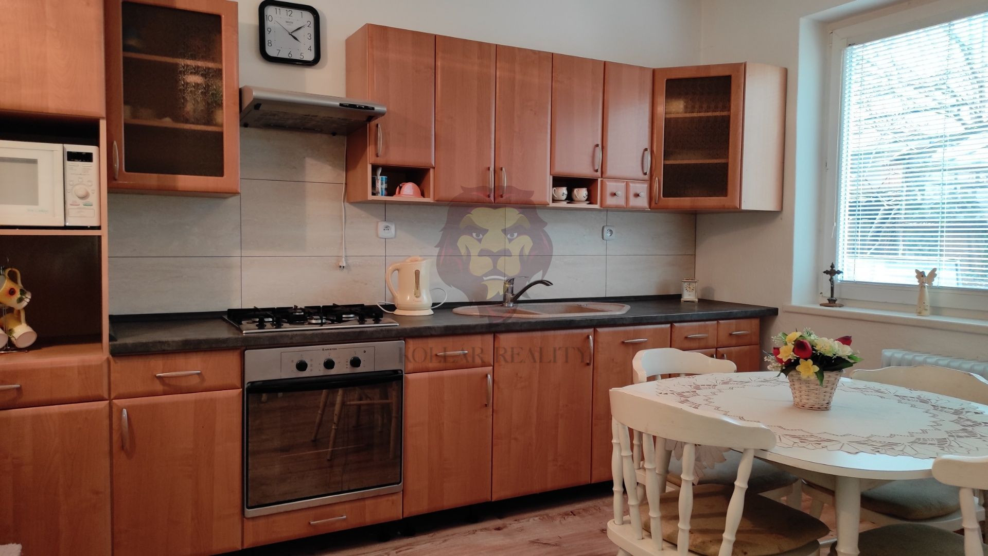 NA PREDAJ PRAVENEC - RODINNÝ DOM - 5 IZBOVÝ