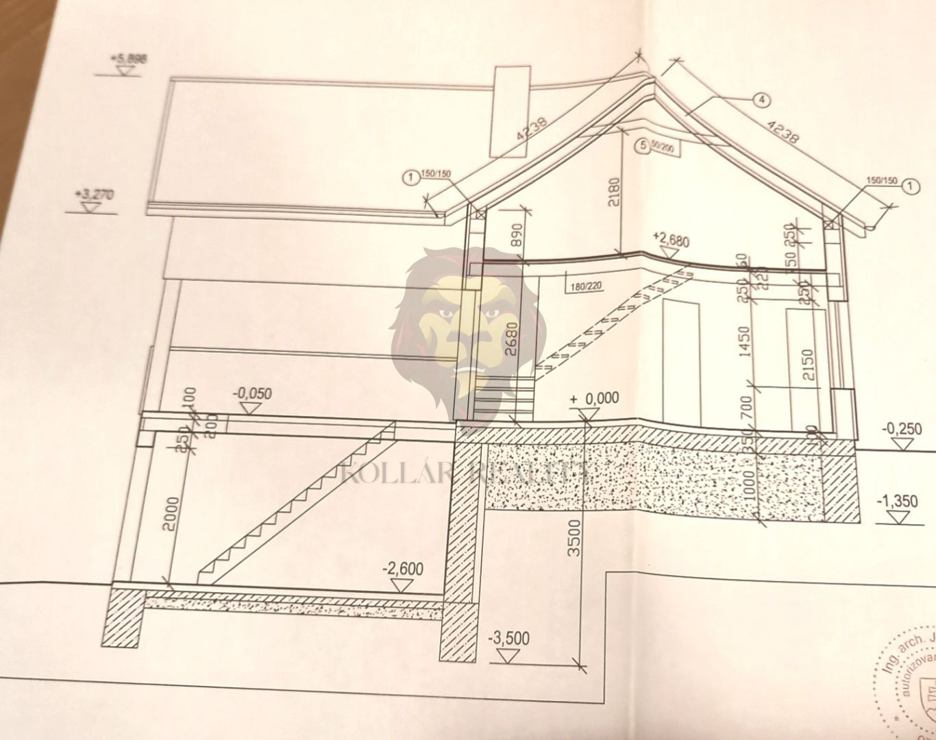 NA PREDAJ 3-PODLAŽNÝ DOM V HLOHOVCI