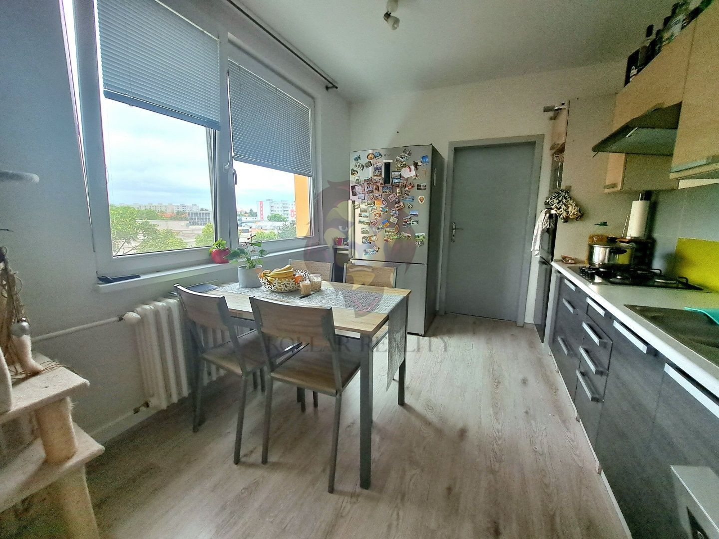 Na predaj 3-izbový byt v centre Seredi