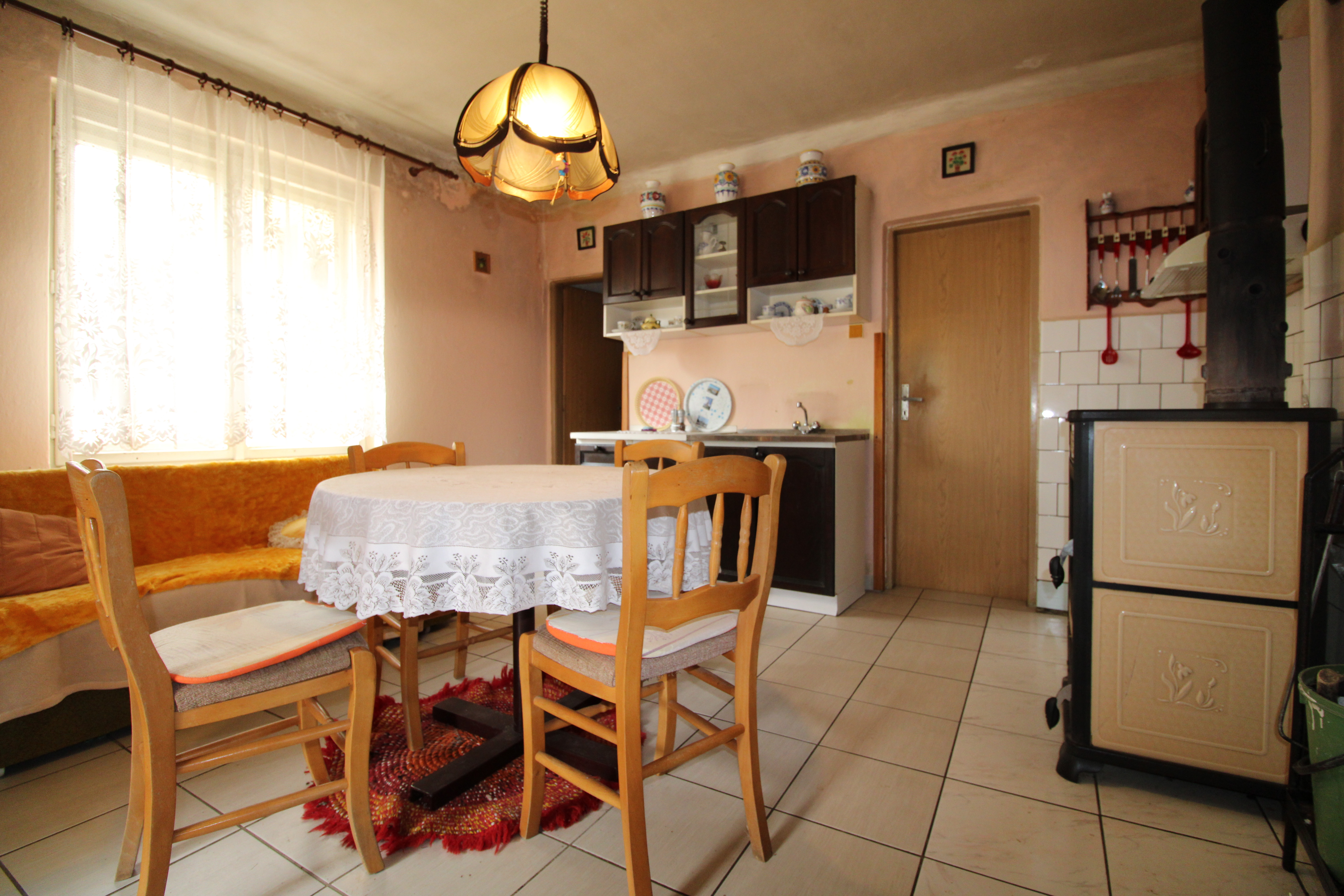 NA PREDAJ - Rodinný dom so záhradou v Sasinkove