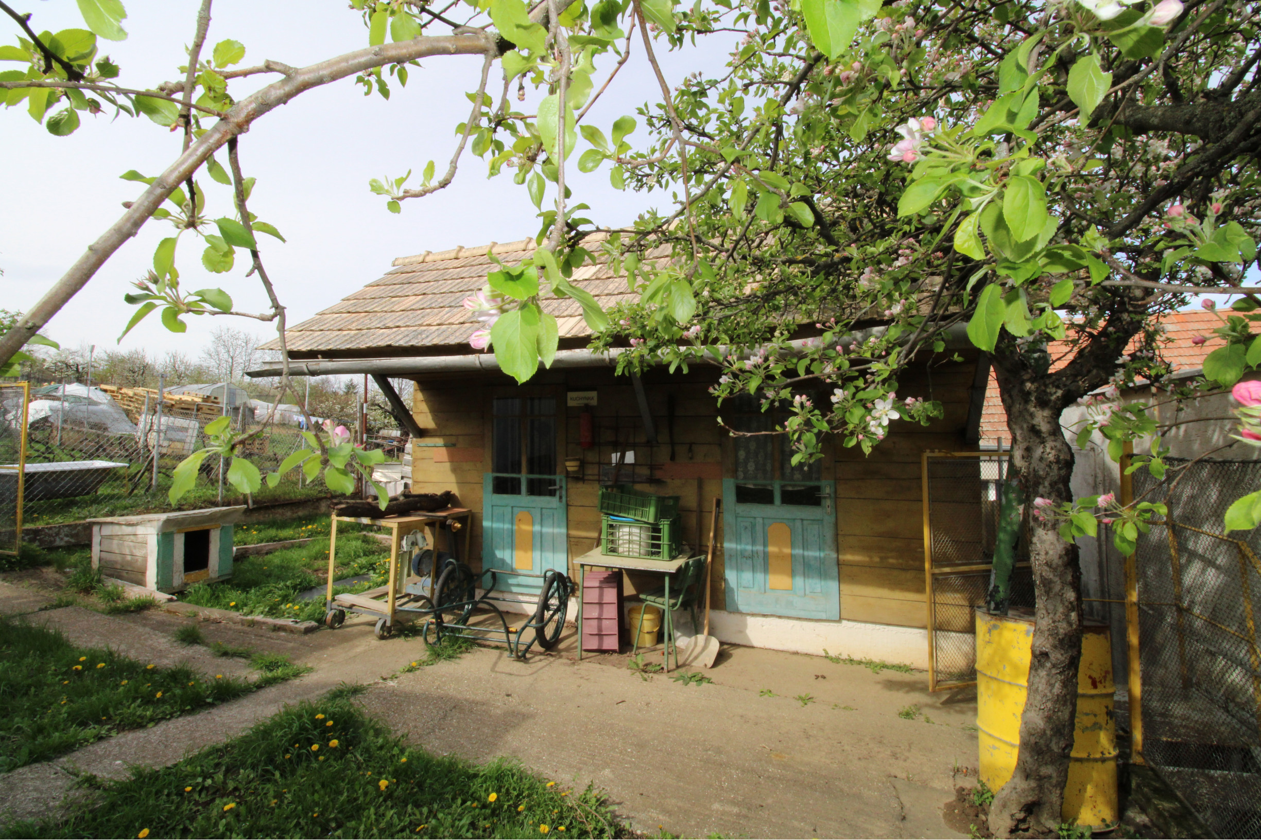 NA PREDAJ - Rodinný dom so záhradou v Sasinkove