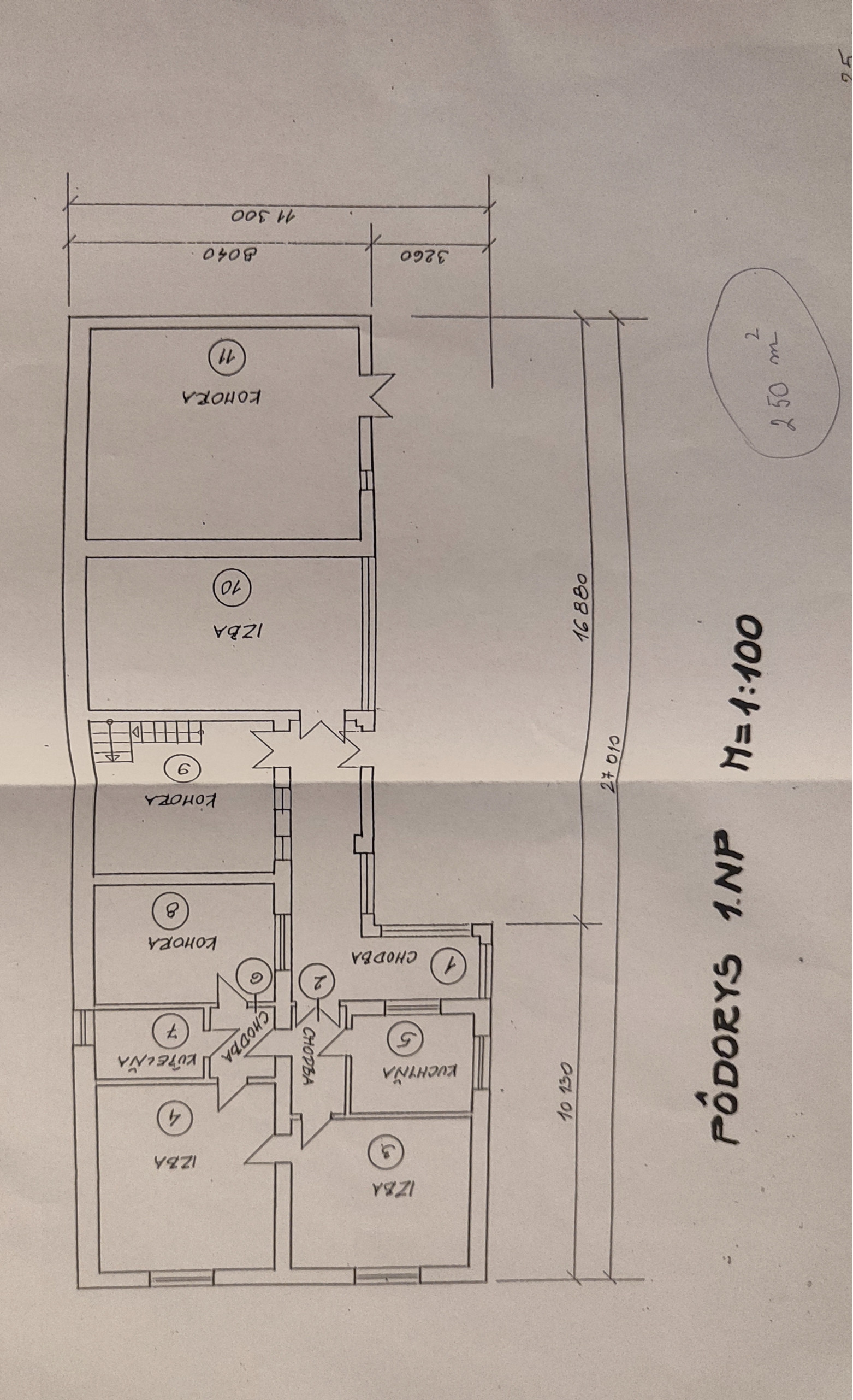 NA PREDAJ-Veľký pozemok so starším rodinným domom v Šoporni