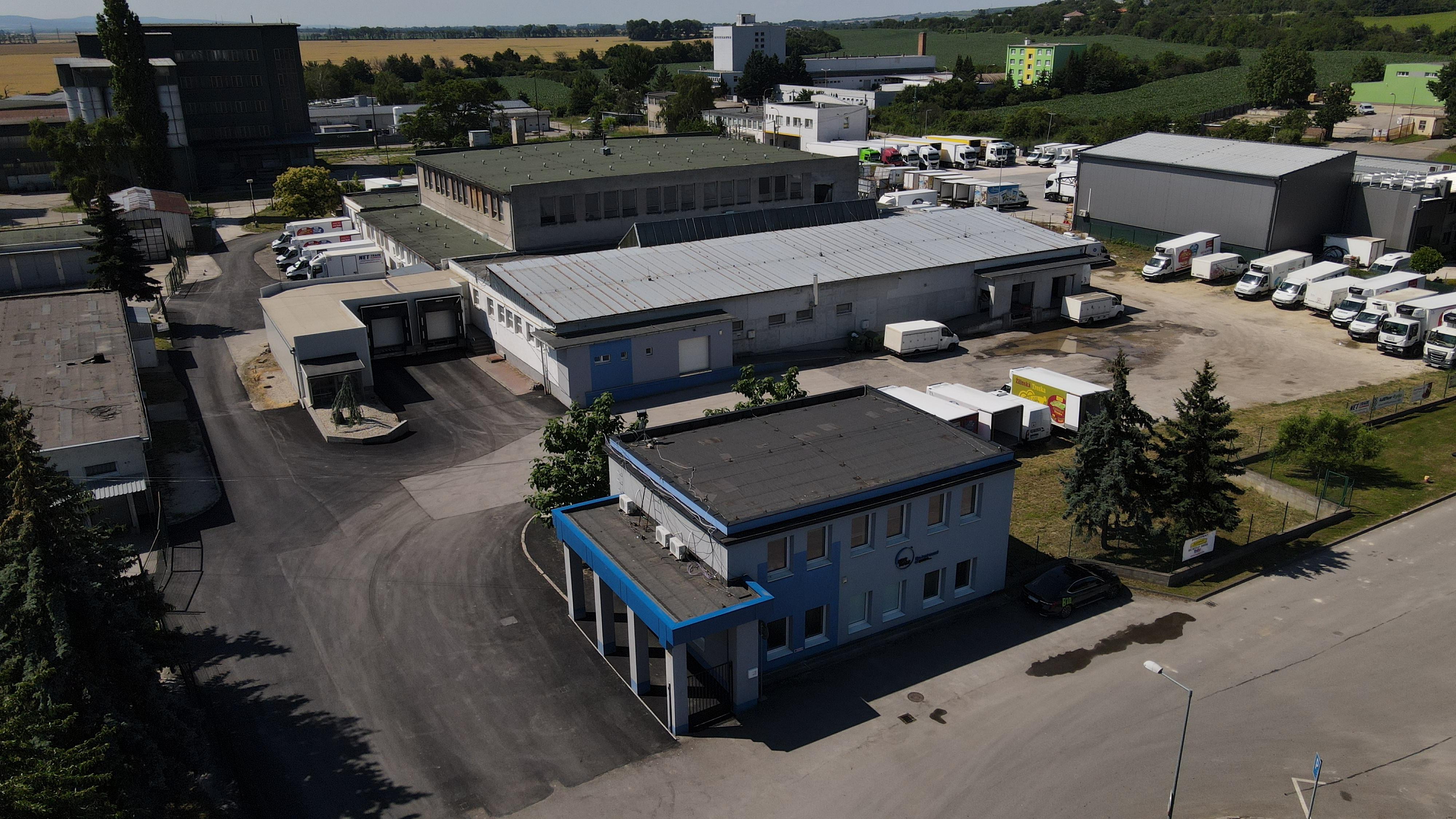 ZNÍŽENÁ CENA!! NA PREDAJ VÝROBNA HALA  -NOVÉ MESTO NAD VÁHOM