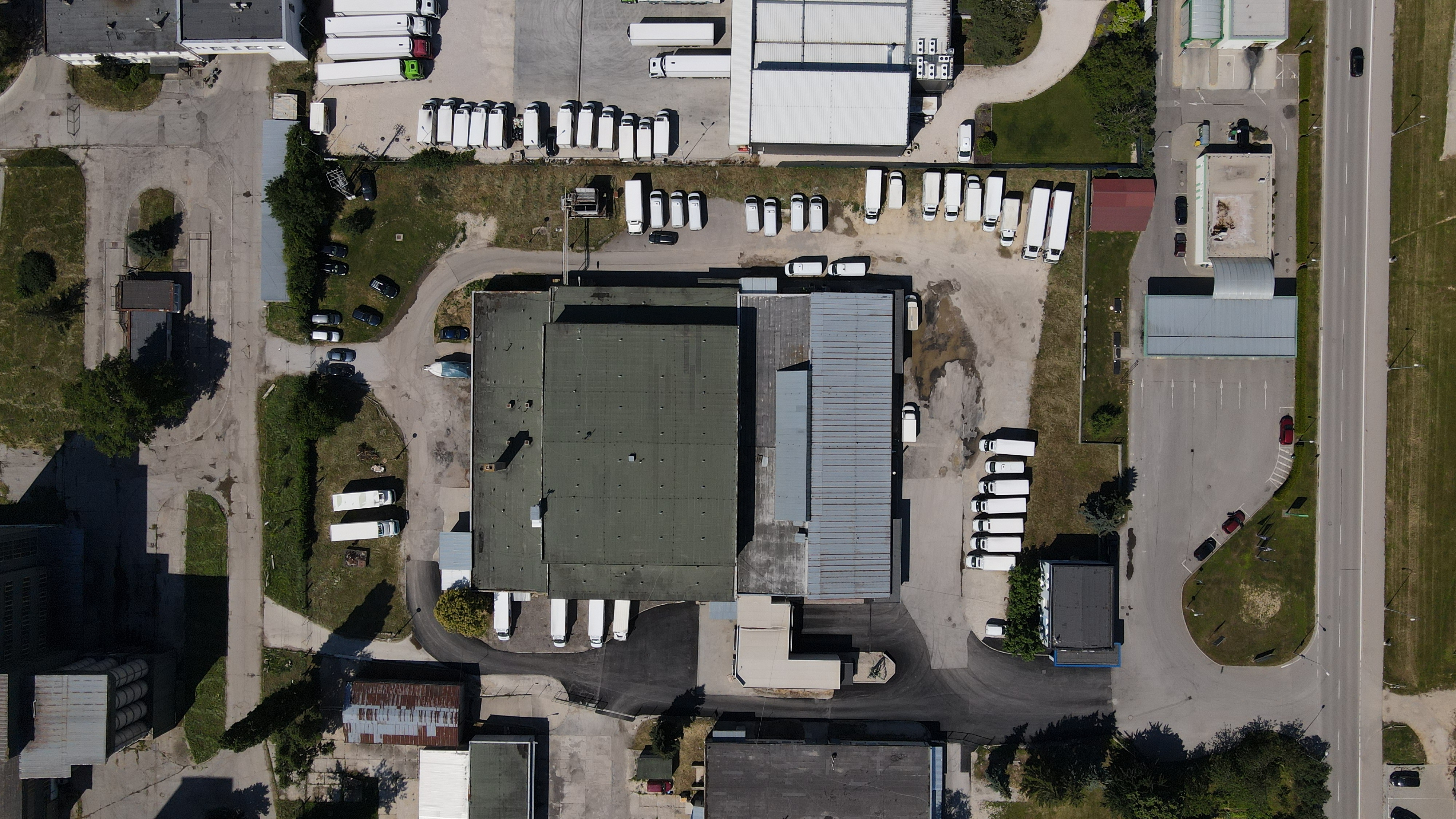 ZNÍŽENÁ CENA!! NA PREDAJ VÝROBNA HALA  -NOVÉ MESTO NAD VÁHOM