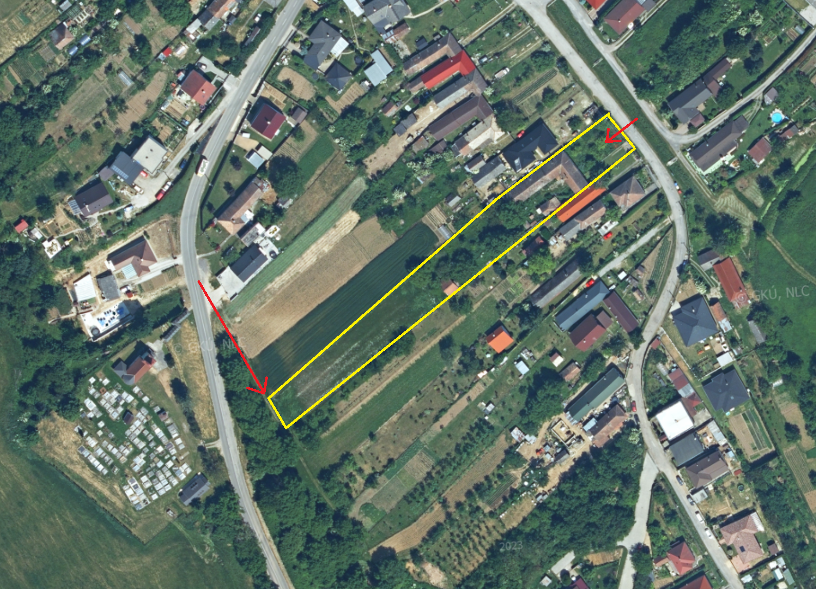 NA PREDAJ - Rodinný dom s veľkým pozemkom - Tepličky