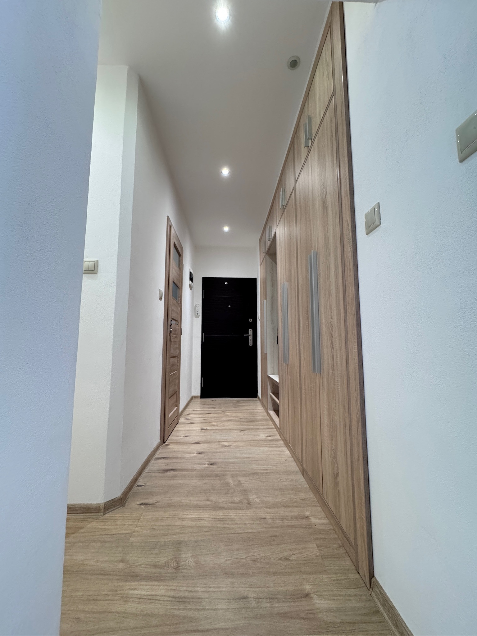 NA PREDAJ 2-IZBOVÝ BYT NOVA DUBNICA - KOMENSKÉHO SADY