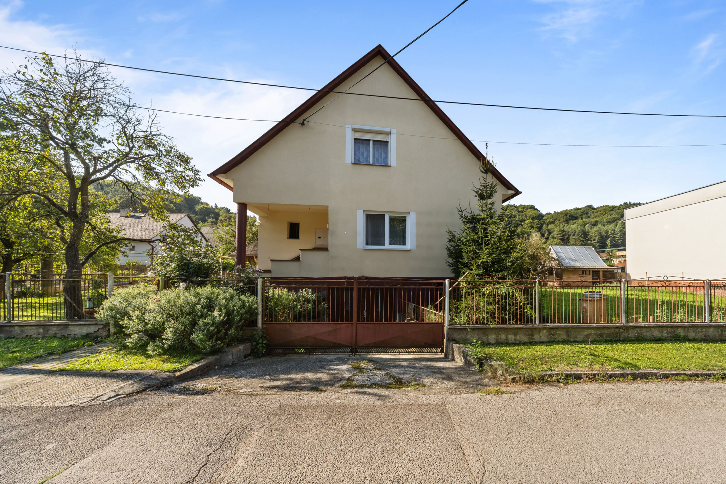 REZERVOVANÉ   4-izbový rodinný dom v Ilave so záhradou