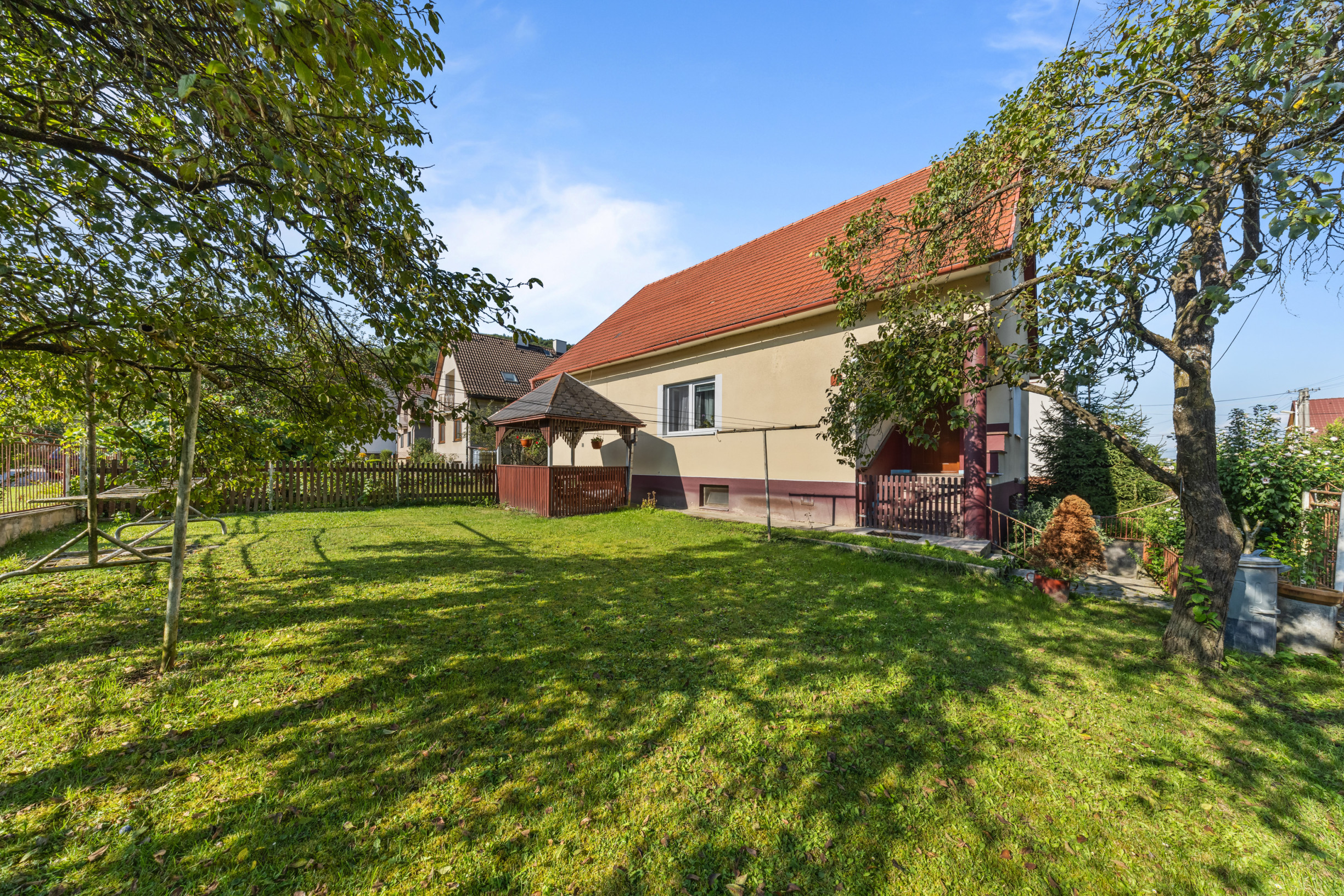 REZERVOVANÉ   4-izbový rodinný dom v Ilave so záhradou