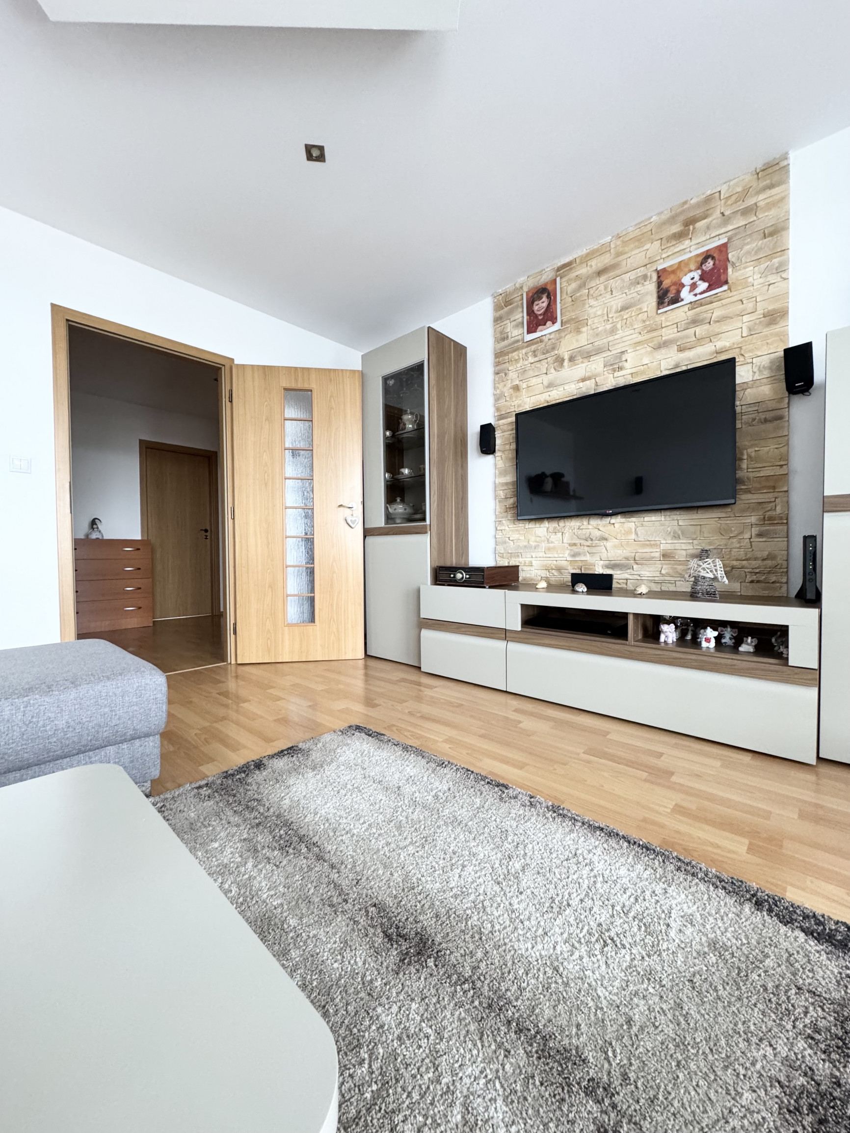 Rezervované  slnečný 77m2 - 3 izbový byt Trenčín