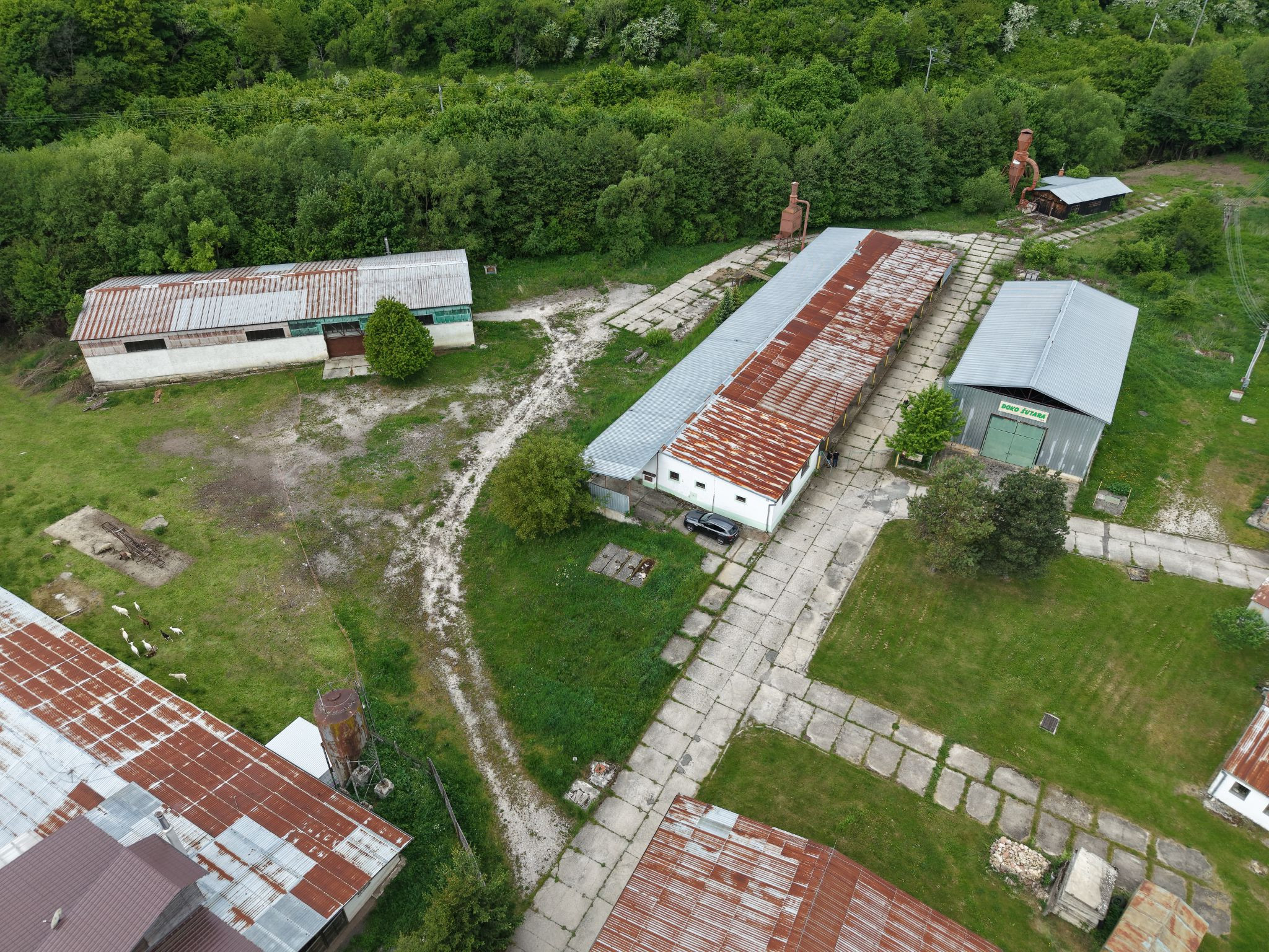 Na predaj: Priemyselný areál – výroba, logistika alebo sklad – 10 181 m2 Rezervované