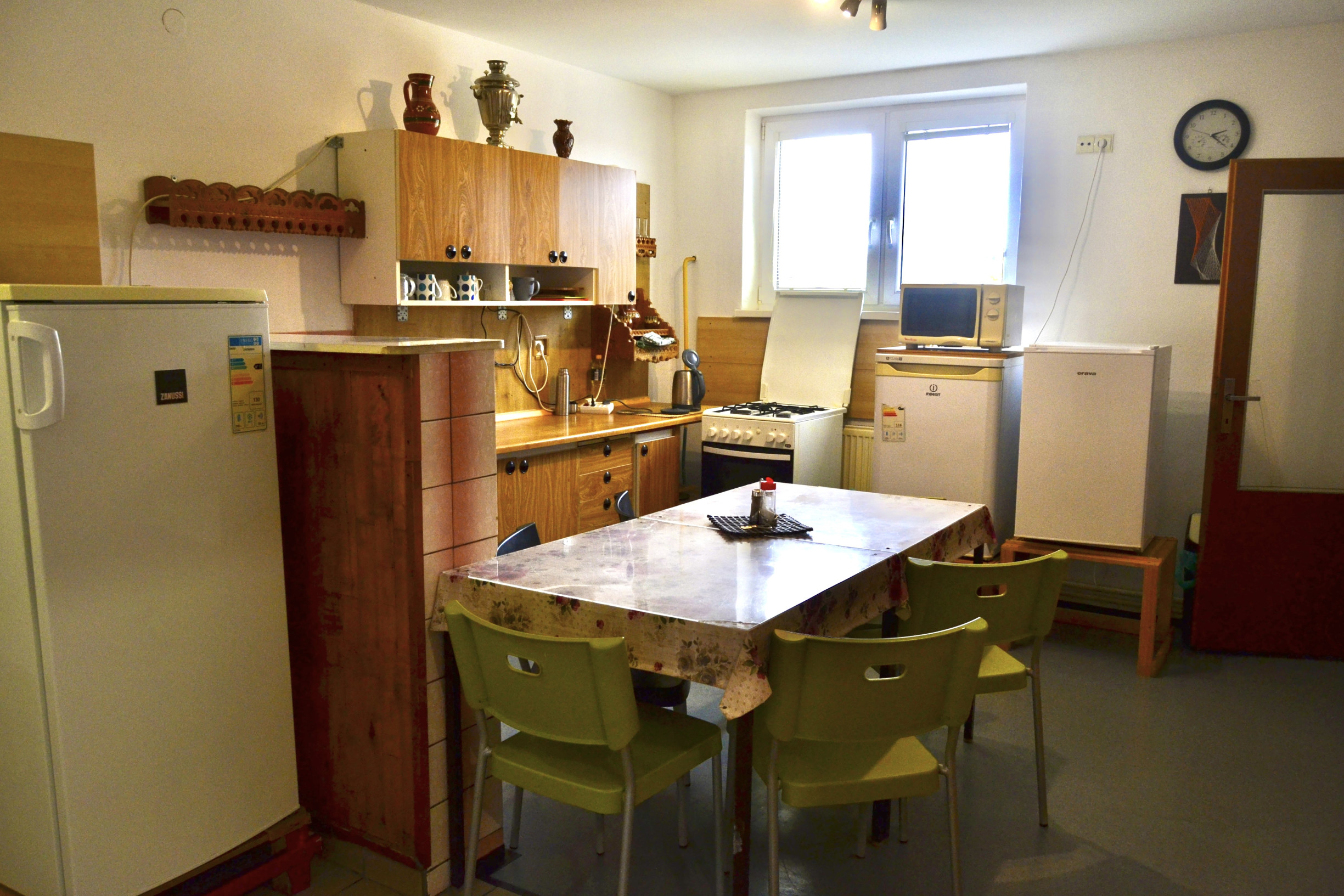 NA PREDAJ RODINNÝ DOM SO SAMOSTATNOU UBYTOVŇOU V OBCI ZAVAR