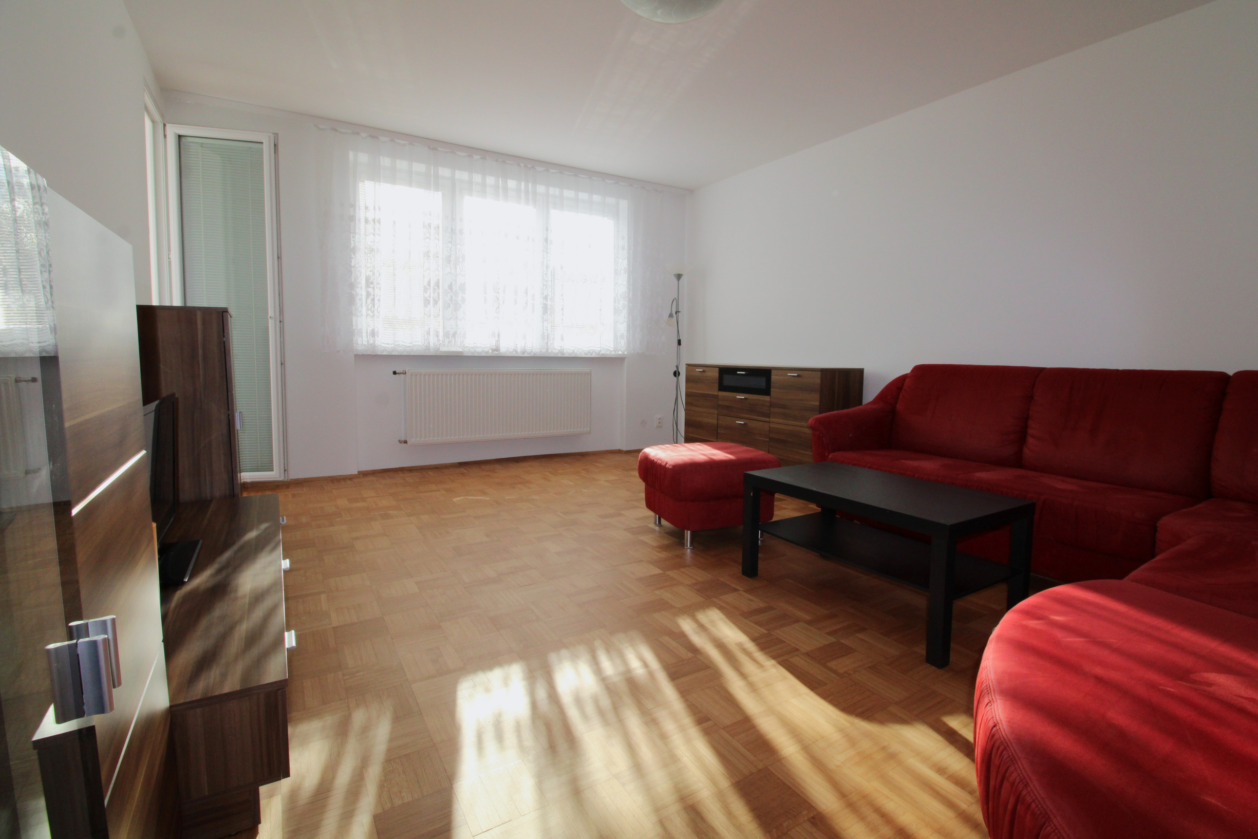 NA PRENÁJOM - 2 - izbový byt v centre Piešťan s parkovaním