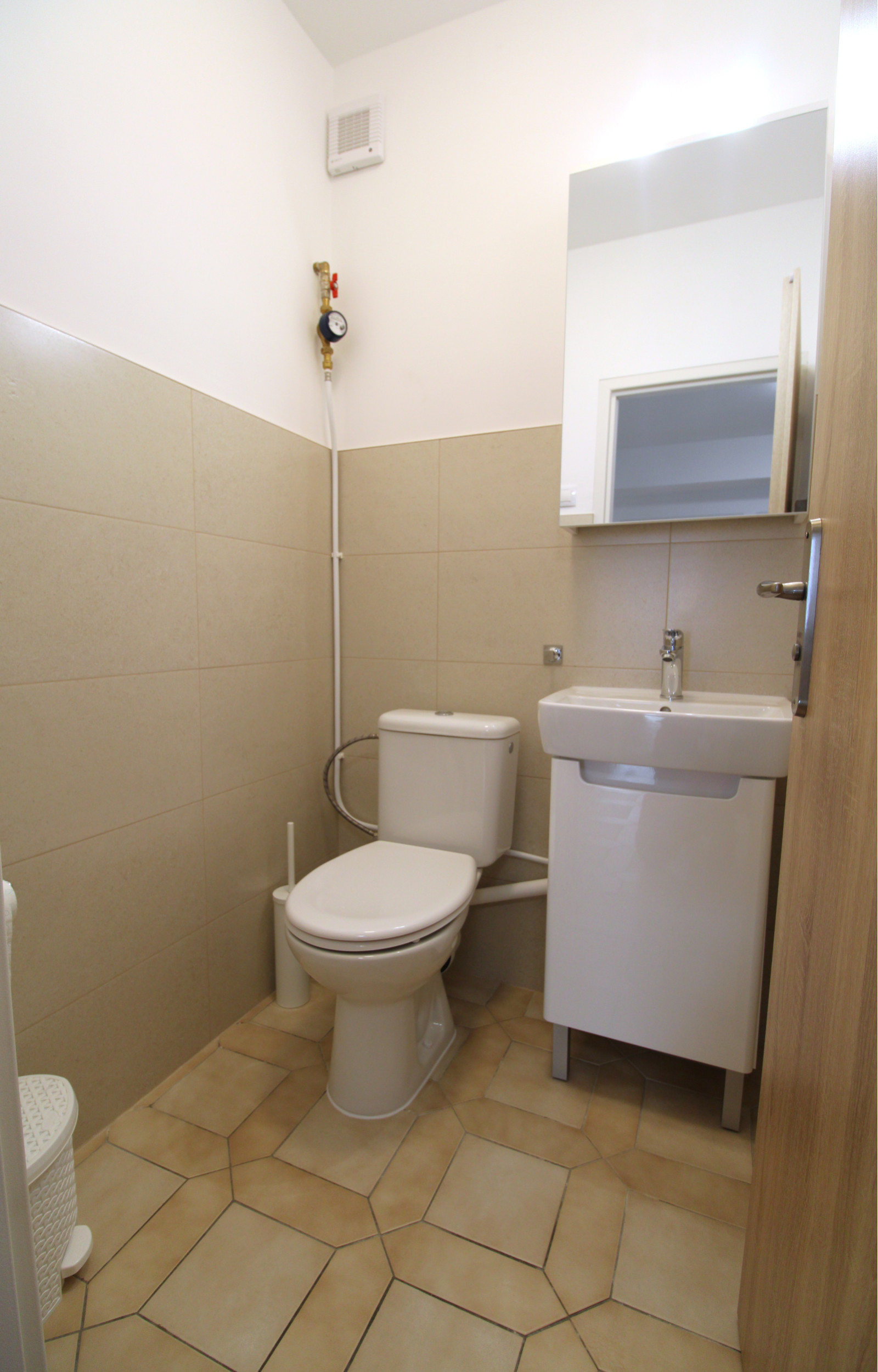 NA PRENÁJOM - 2 - izbový byt v centre Piešťan s parkovaním