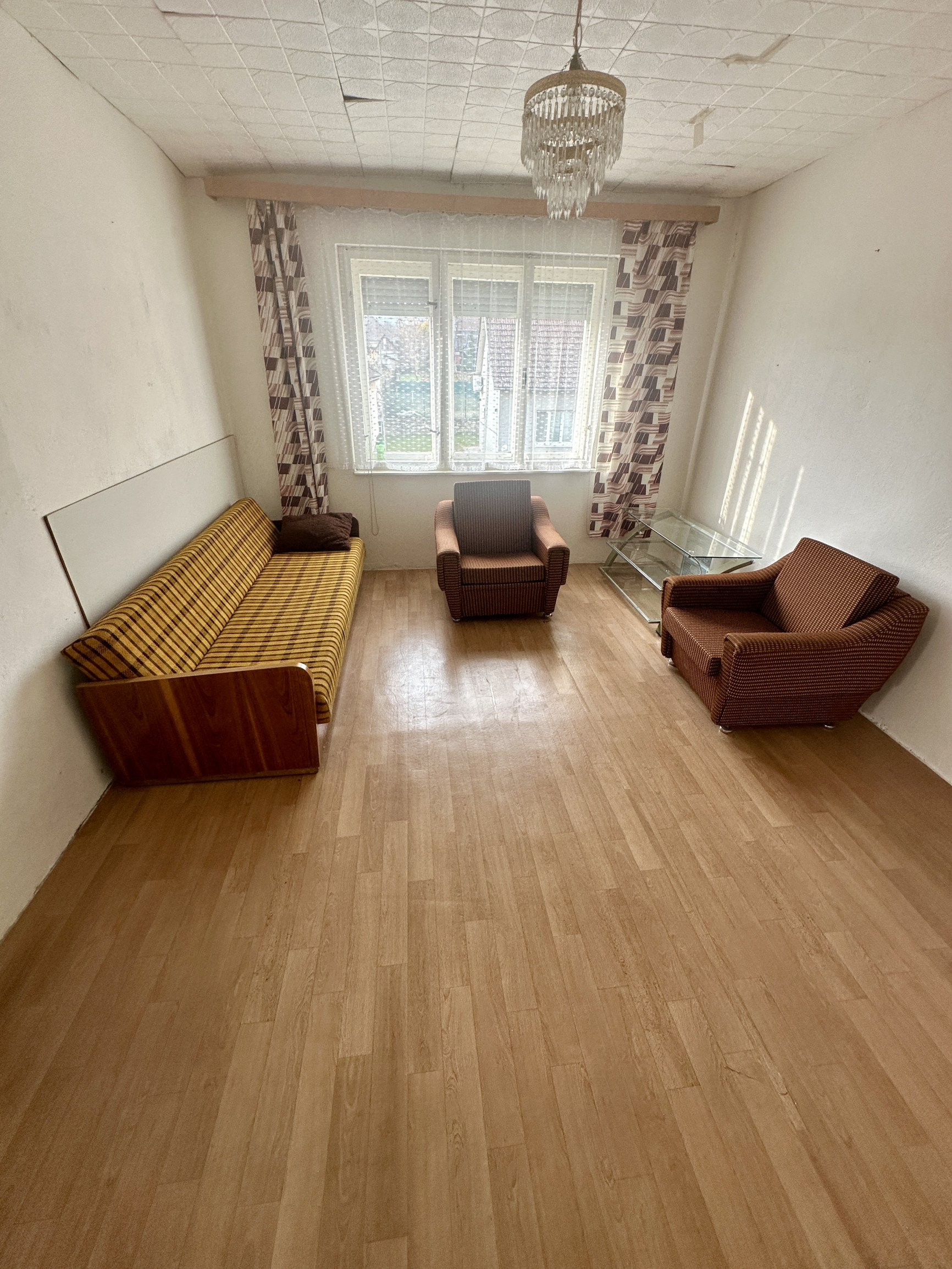 Na predaj: tehlový rodinný dom v Čachticiach.