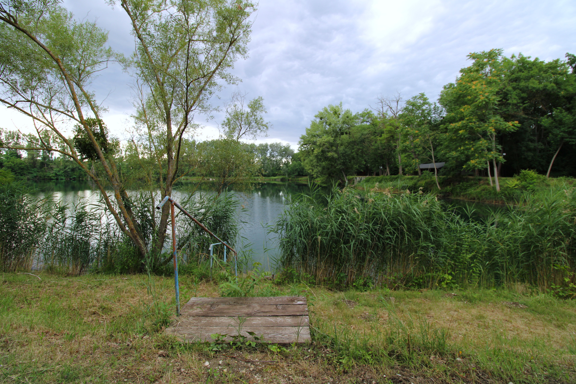 NA PREDAJ - Jazero pri Tomášikove