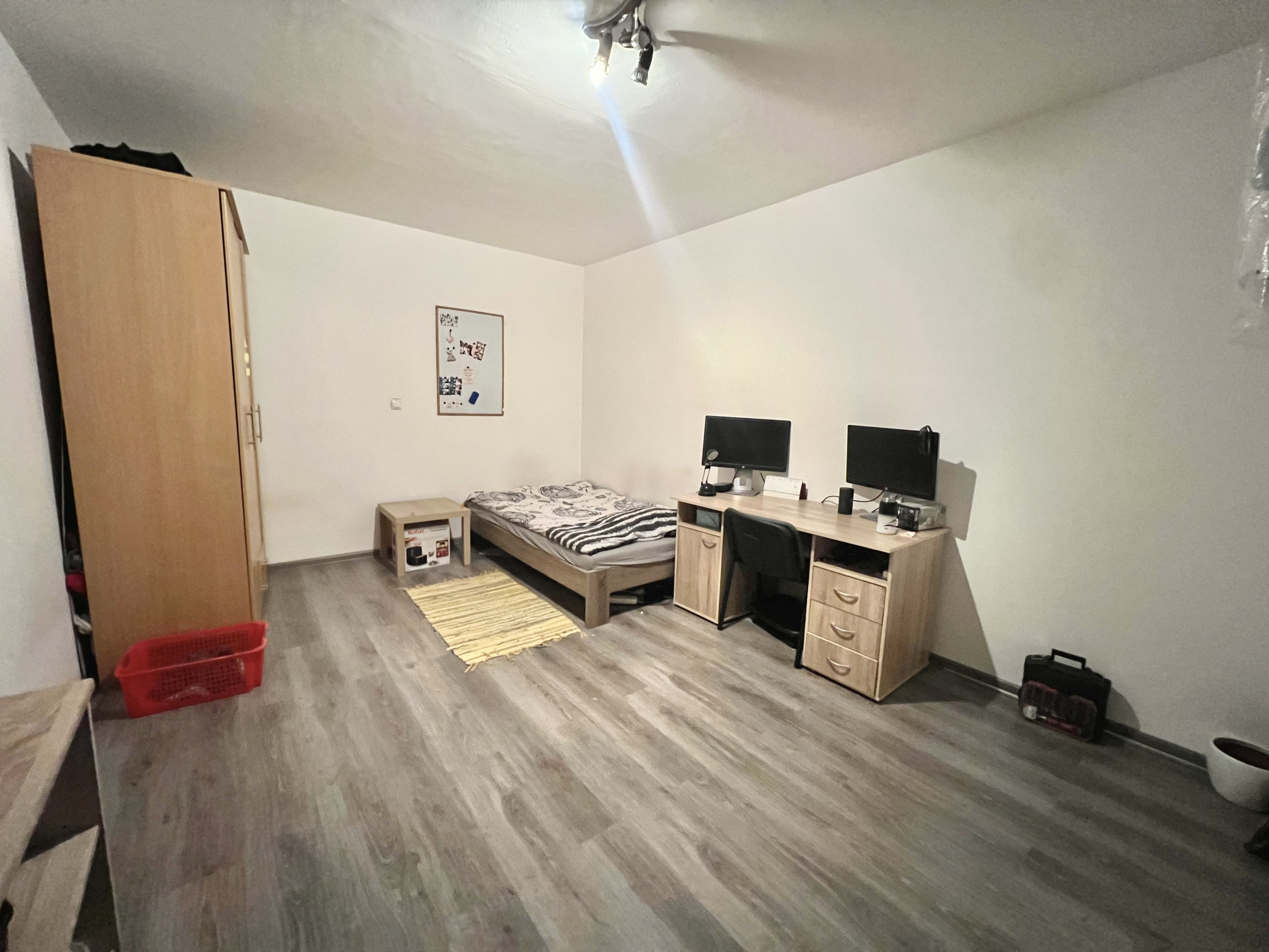 NA PRENÁJOM  IZBA  V  3- IZBOVOM BYTE