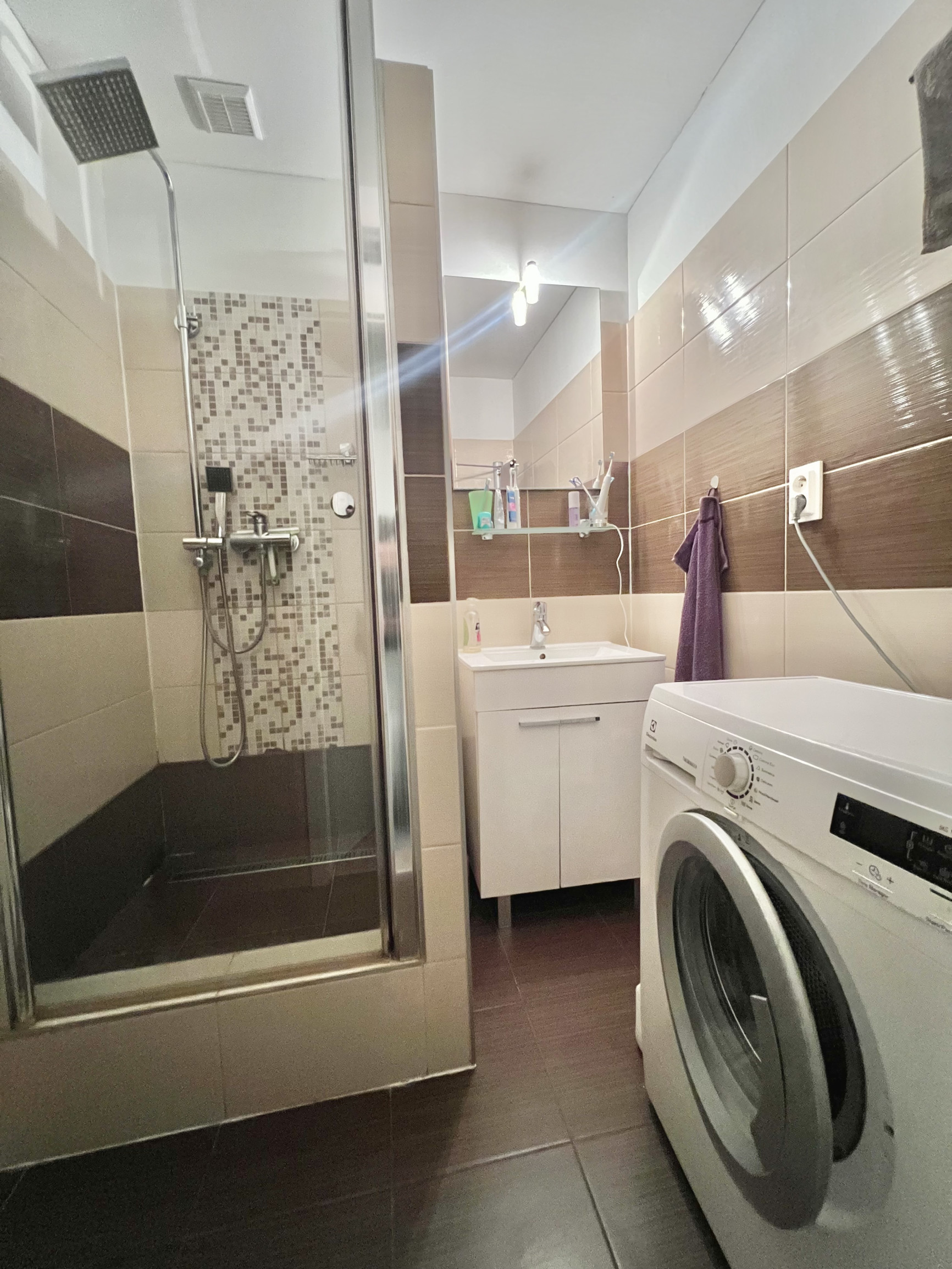 NA PRENÁJOM  IZBA  V  3- IZBOVOM BYTE