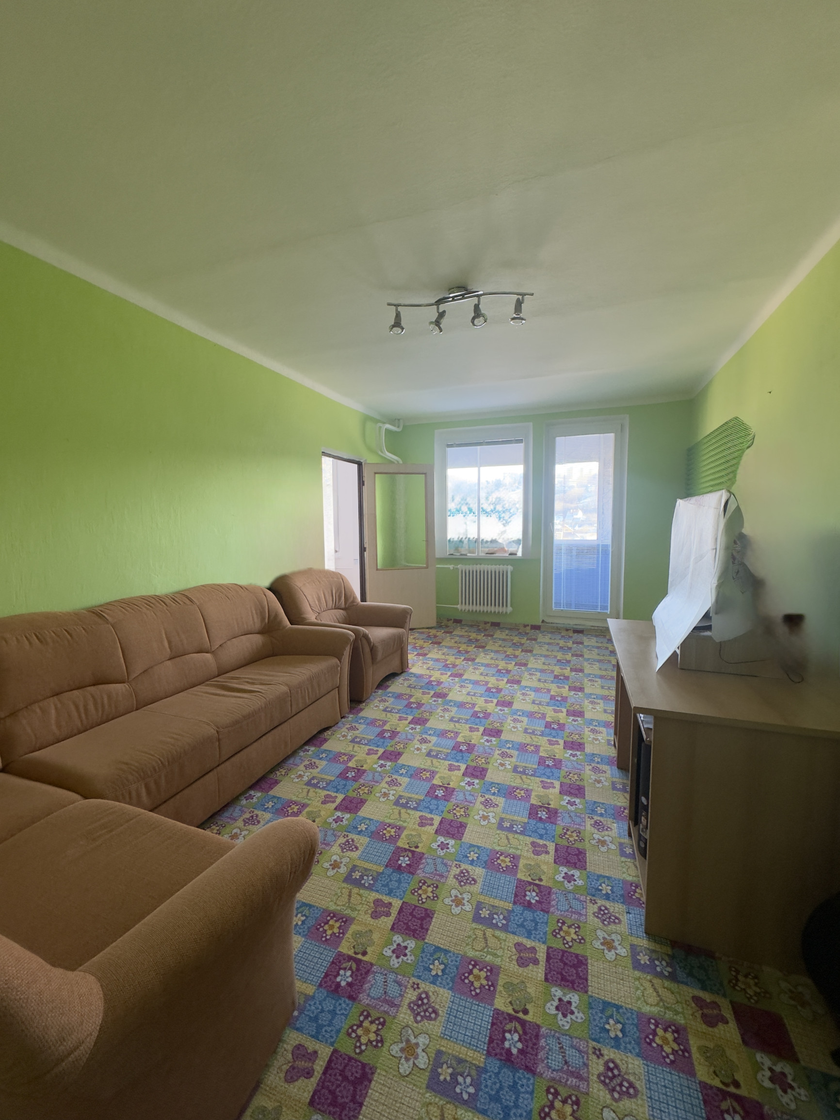 NA PREDAJ | VEĽKOMETRÁŽNY 3-IZBOVÝ BYT –TRENČÍN, SOBLAHOVSKÁ