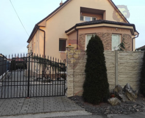 !!Znižená cena!! NA PREDAJ VELKÉ BIELICE - RODINNÝ DOM - 6,5 IZBOVÝ