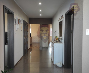 !!Znižená cena!! NA PREDAJ VELKÉ BIELICE - RODINNÝ DOM - 6,5 IZBOVÝ