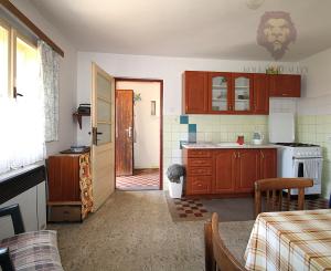 NA PREDAJ -Rodinný dom s veľkým pozemkom v Borskom Mikuláši