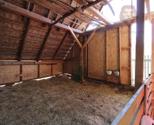 NA PREDAJ - Rodinný dom s veľkým pozemkom - Tepličky