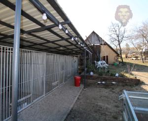 NA PREDAJ - Rodinný dom s veľkým pozemkom - Tepličky