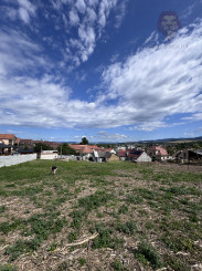 Na predaj oplotený stavebný pozemok v obci Banka, 1 623 m²