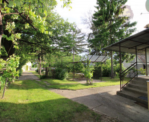 ZNÍŽENÁ CENA - NA PREDAJ - Veľký Rodinný dom Sokolovce