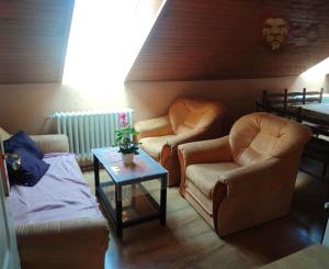 NA PRENÁJOM - 3-izbové podkrovie v Rodinnom dome Malženice