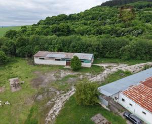 Na predaj: Priemyselný areál – výroba, logistika alebo sklad – 10 181 m2 Rezervované