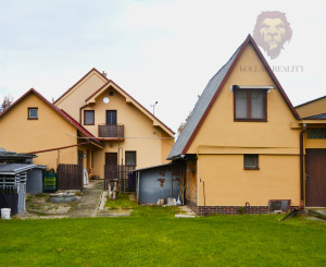 NA PREDAJ RODINNÝ DOM SO SAMOSTATNOU UBYTOVŇOU V OBCI ZAVAR