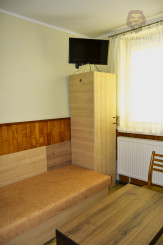 NA PREDAJ RODINNÝ DOM SO SAMOSTATNOU UBYTOVŇOU V OBCI ZAVAR