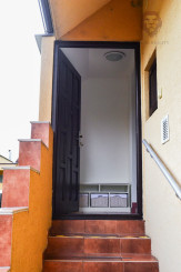 NA PREDAJ RODINNÝ DOM SO SAMOSTATNOU UBYTOVŇOU V OBCI ZAVAR