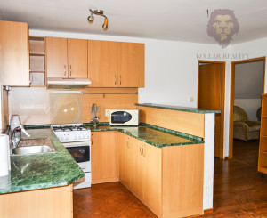 NA PREDAJ RODINNÝ DOM SO SAMOSTATNOU UBYTOVŇOU V OBCI ZAVAR