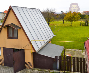 NA PREDAJ RODINNÝ DOM SO SAMOSTATNOU UBYTOVŇOU V OBCI ZAVAR