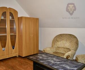 NA PREDAJ RODINNÝ DOM SO SAMOSTATNOU UBYTOVŇOU V OBCI ZAVAR