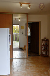 NA PREDAJ RODINNÝ DOM SO SAMOSTATNOU UBYTOVŇOU V OBCI ZAVAR