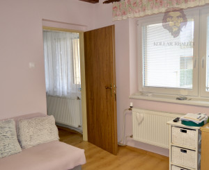 NA PREDAJ RODINNÝ DOM SO SAMOSTATNOU UBYTOVŇOU V OBCI ZAVAR