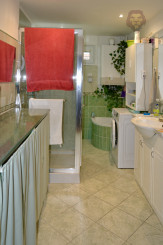 NA PREDAJ RODINNÝ DOM SO SAMOSTATNOU UBYTOVŇOU V OBCI ZAVAR