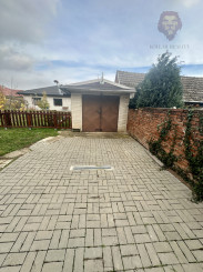 Na predaj: tehlový rodinný dom v Čachticiach.