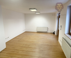 TOP priestory 45 m² – Námestie Trenčín za 400 €