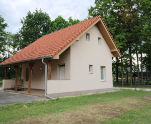 NA PREDAJ - Jazero pri Tomášikove