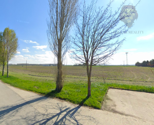 Na predaj pozemok v obci Tomašikovo.