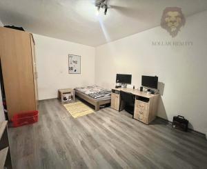 NA PRENÁJOM  IZBA  V  3- IZBOVOM BYTE