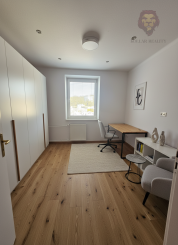 NA PREDAJ | VEĽKOMETRÁŽNY 3-IZBOVÝ BYT –TRENČÍN, SOBLAHOVSKÁ