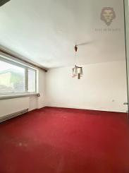 Rodinný dom v pôvodnom stave pár krokov od námestia – Nové Mesto nad Váhom